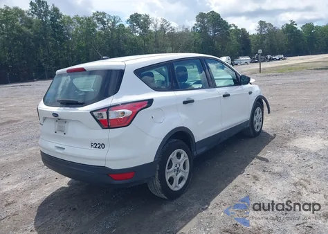 2018 Ford Escape S z USA, uszkodzony, nr VIN 1FMCU0F71JUC37821